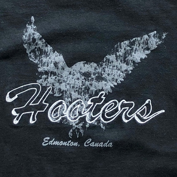Hooters, Vintage, T Shirt, Edmonton, Canada, Embroidered Logo, Mens Large - Picture 4 of 7